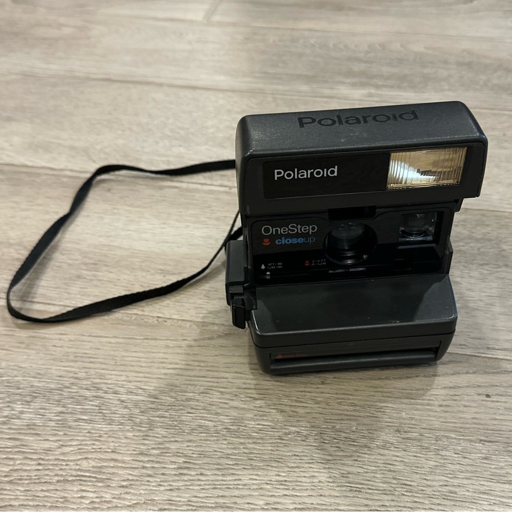 VTG Polaroid One Step Close Up Instant Film Camera With The Strap